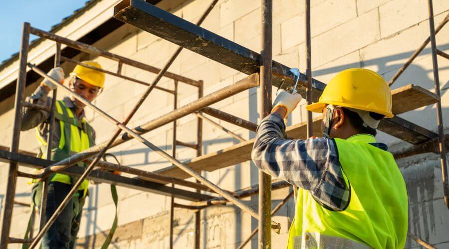 Professional residential roofers in Butternut, WI